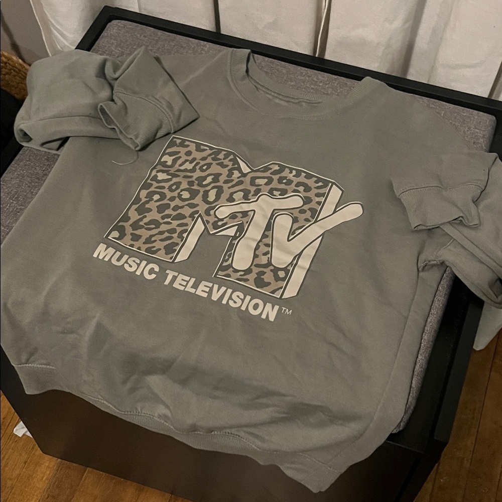 MTV Graphic Sweatshirt